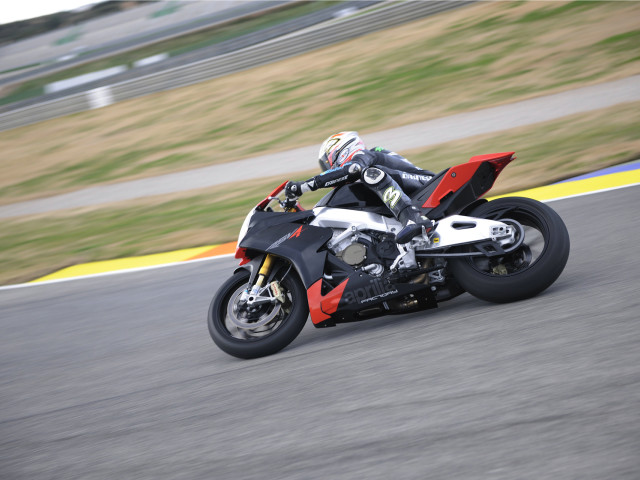 aprilia rsv4 factory pic #65657