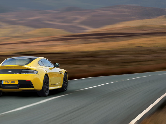 aston martin  v12 vantage s 2014 pic #108158