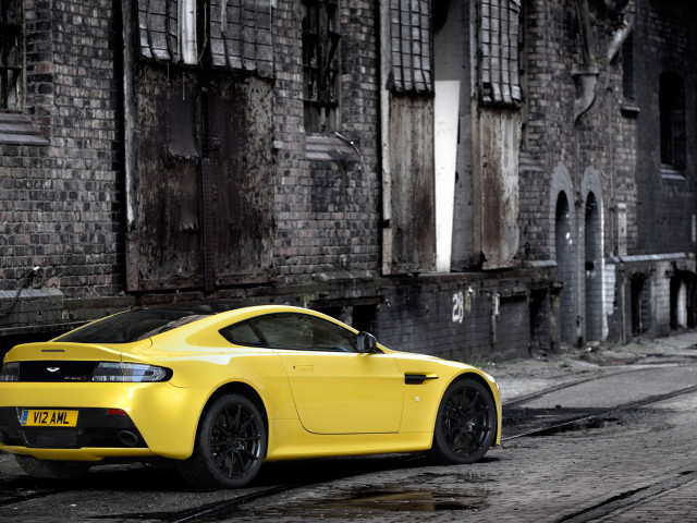 aston martin  v12 vantage s 2014 pic #108165