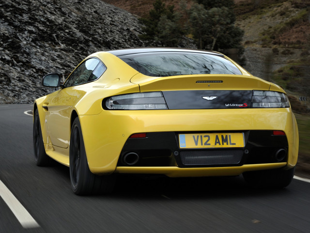 aston martin  v12 vantage s 2014 pic #108176