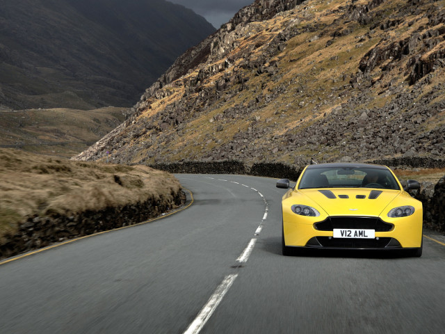 aston martin  v12 vantage s 2014 pic #108177