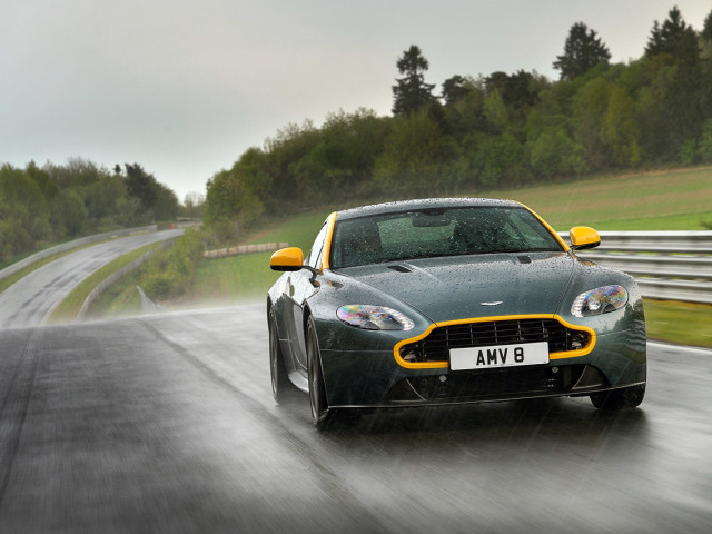 aston martin v8 vantage gt pic #123898