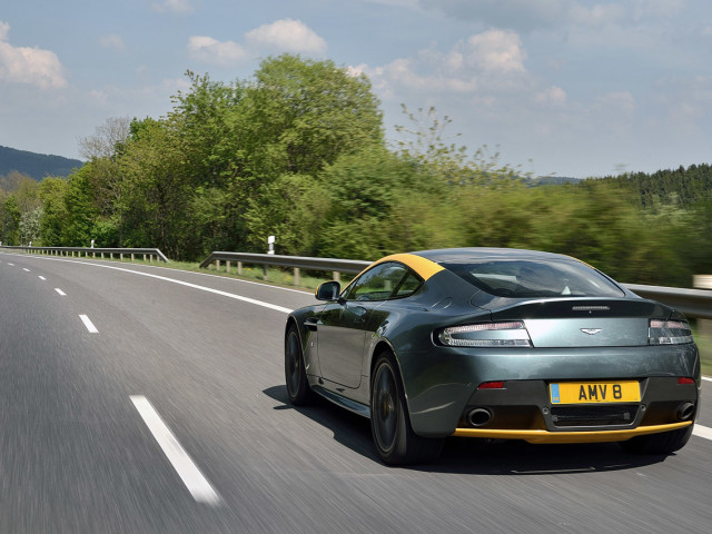 aston martin v8 vantage gt pic #123901