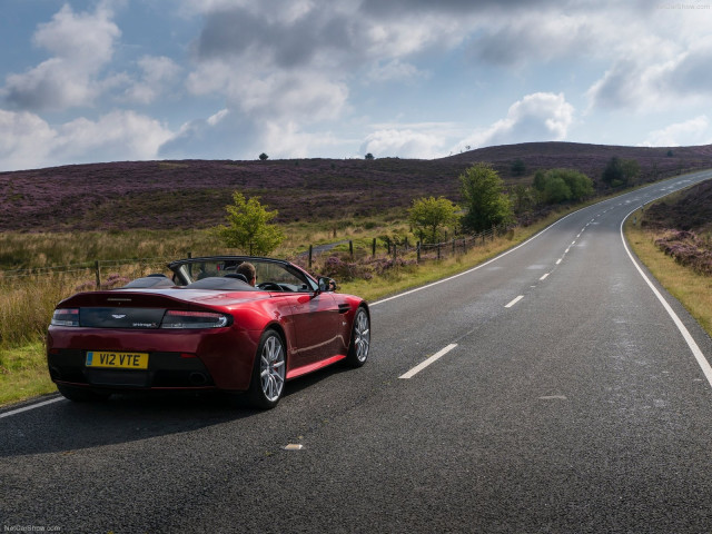 aston martin v12 vantage s roadster pic #131706