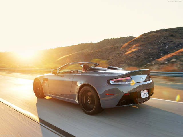 aston martin v12 vantage s roadster pic #131707