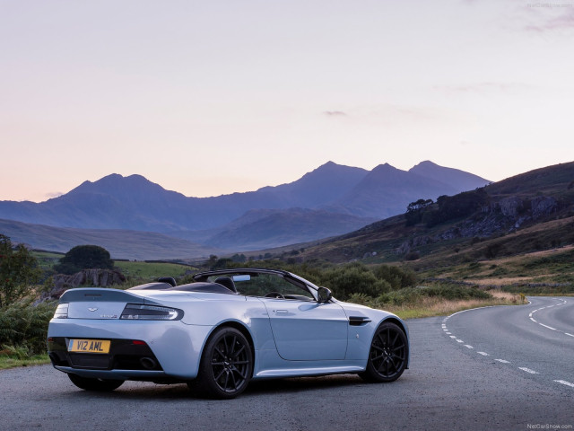 aston martin v12 vantage s roadster pic #131709