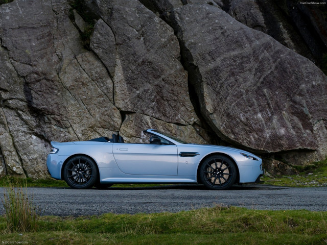 aston martin v12 vantage s roadster pic #131721