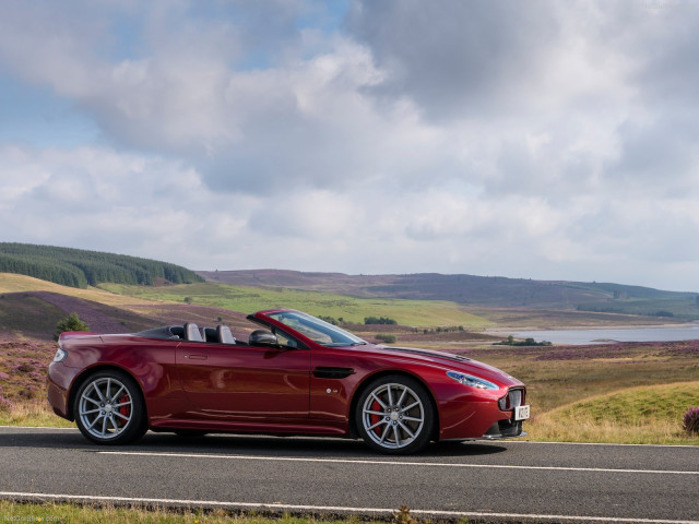 aston martin v12 vantage s roadster pic #131723