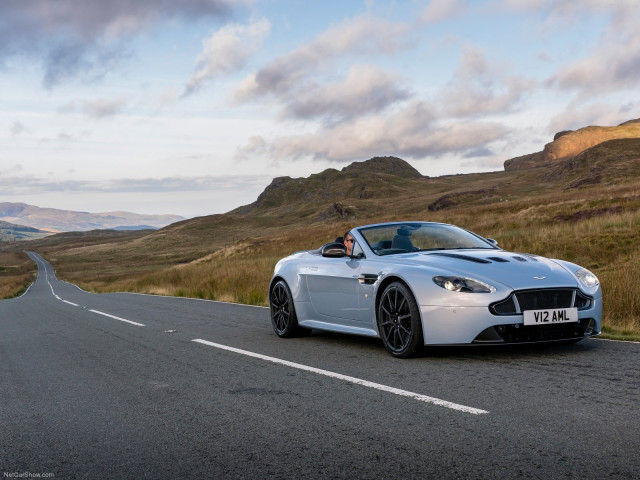 aston martin v12 vantage s roadster pic #131734