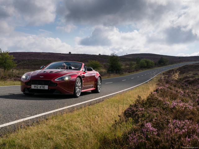 aston martin v12 vantage s roadster pic #131739