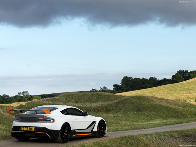 aston martin vantage pic #149549