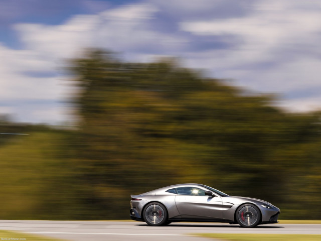 aston martin vantage pic #183642