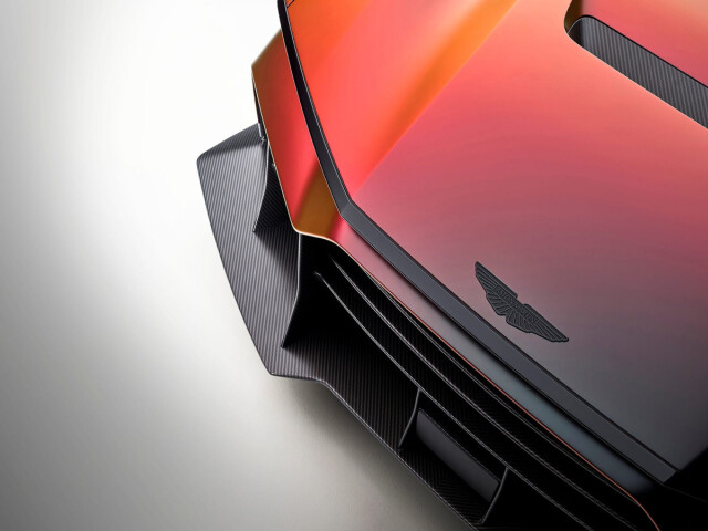 Aston Martin Valen I photo 211292