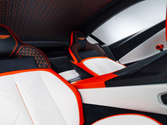 Aston Martin Valen I photo 211297