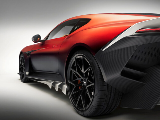 Aston Martin Valen I photo 211306