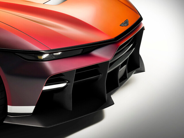 Aston Martin Valen I photo 211307
