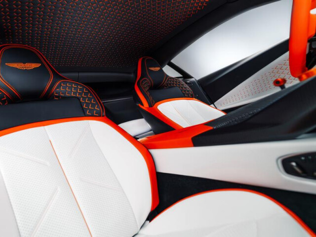 Aston Martin Valen I photo 211332