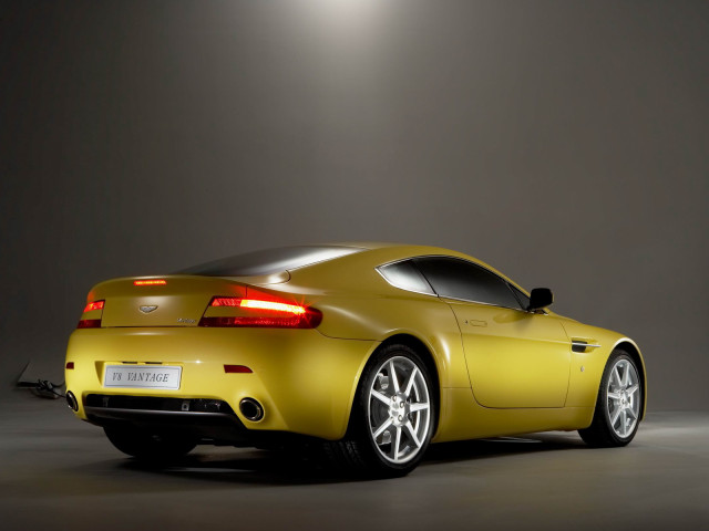 aston martin amv8 vantage pic #21737