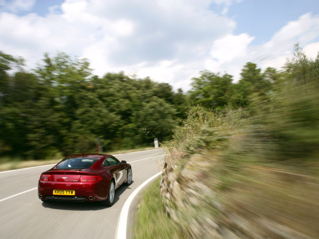 aston martin v8 vantage pic #27052