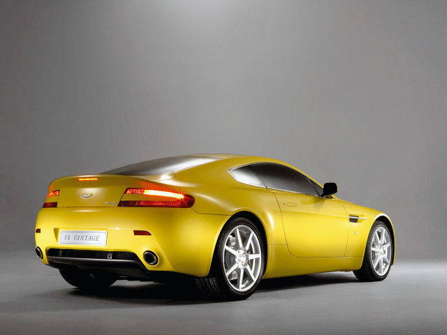 aston martin v8 vantage pic #27055