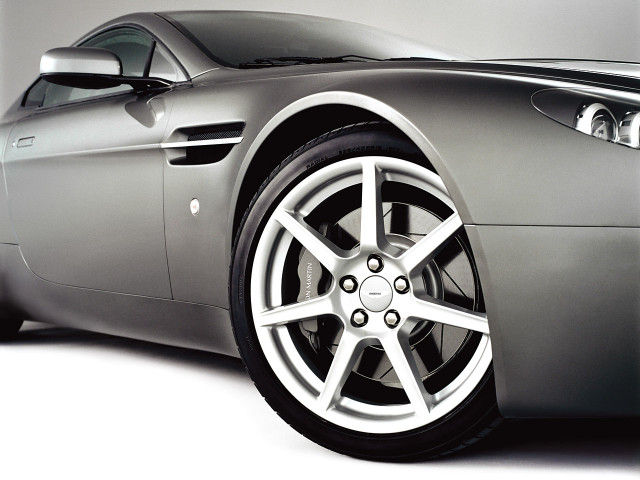 aston martin v8 vantage pic #27065