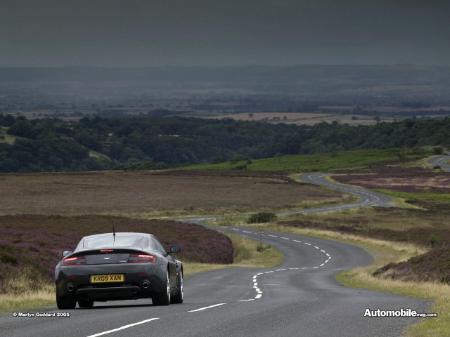 aston martin v8 vantage pic #28268