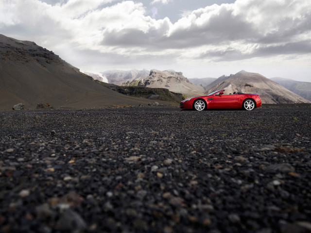 aston martin v8 vantage roadster pic #39359