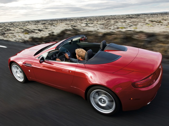 aston martin v8 vantage roadster pic #39366