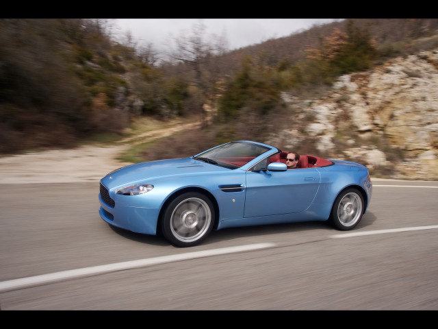 aston martin v8 vantage roadster pic #45335