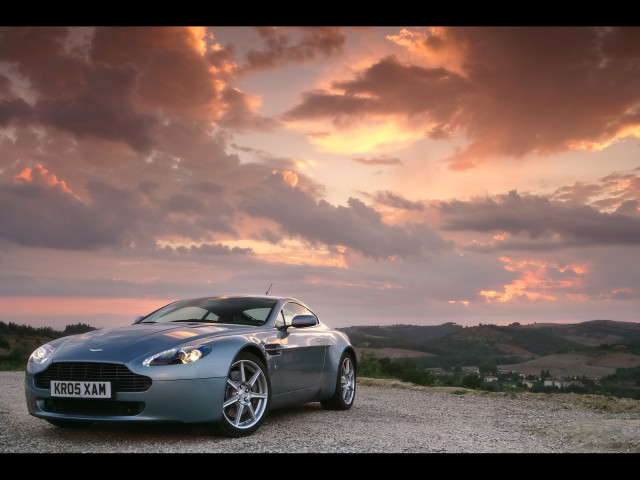 aston martin v8 vantage pic #45342