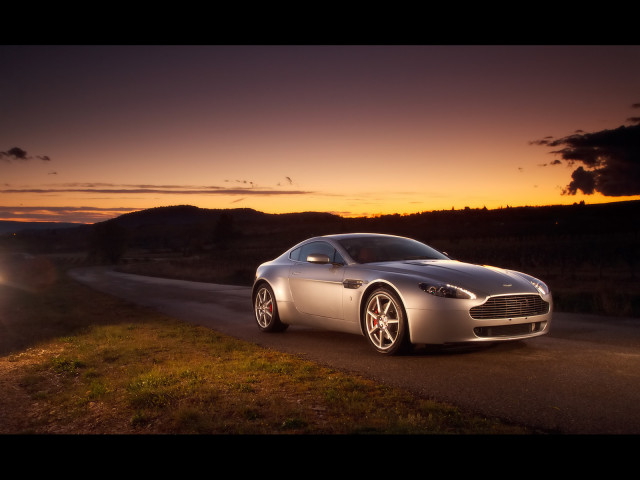 aston martin v8 vantage pic #45346