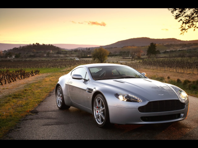 aston martin v8 vantage pic #45347