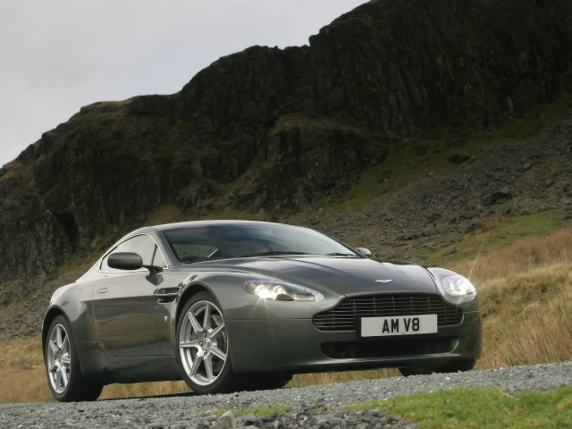 aston martin v8 vantage pic #45349