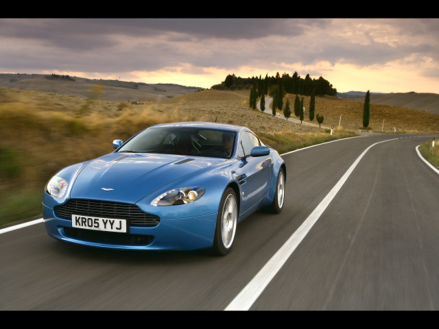 aston martin v8 vantage pic #45353