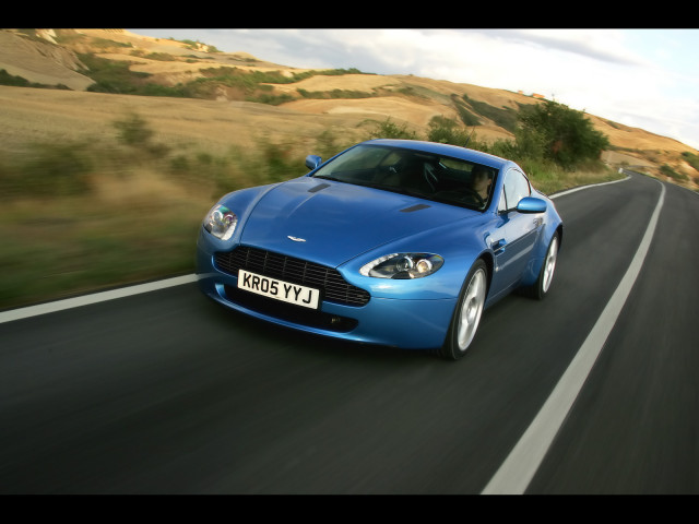 aston martin v8 vantage pic #45354