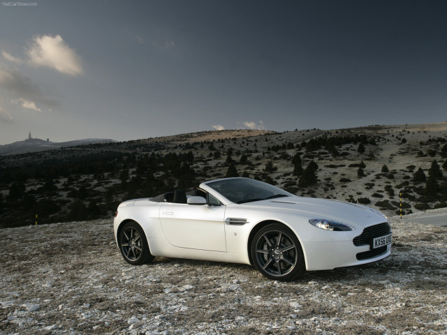 aston martin v8 vantage roadster pic #47527