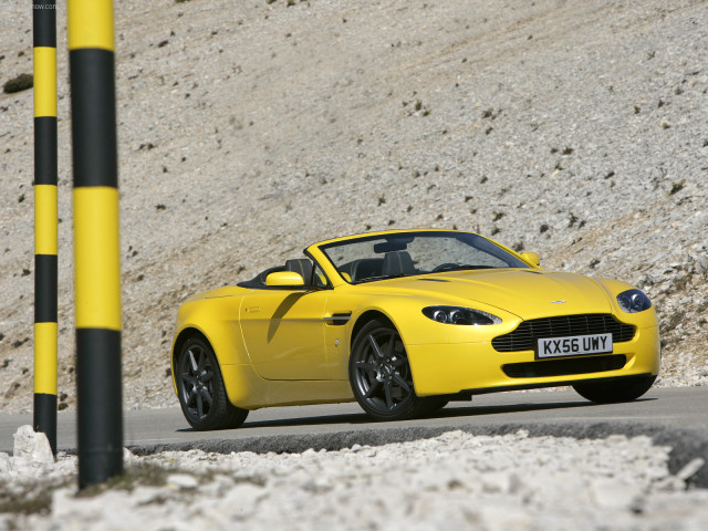 aston martin v8 vantage roadster pic #47528