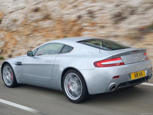 aston martin v8 vantage pic #47573