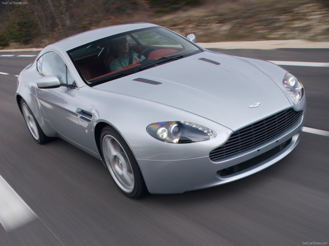 aston martin v8 vantage pic #47576