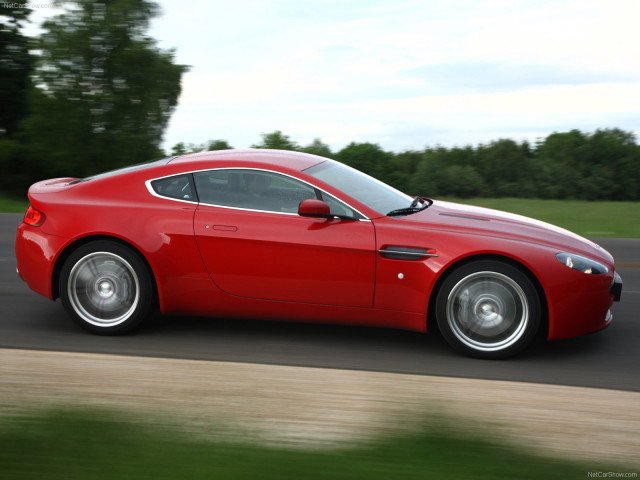 aston martin v8 vantage pic #56700