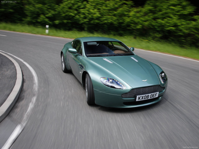 aston martin v8 vantage pic #56702