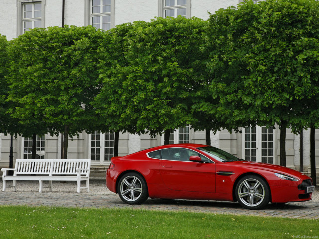 aston martin v8 vantage pic #56704