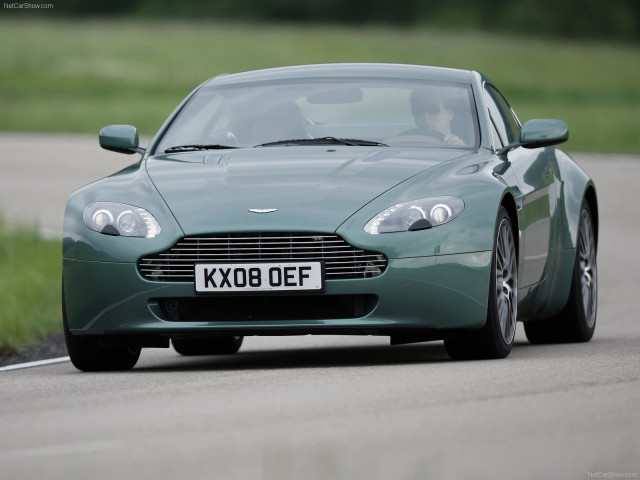 aston martin v8 vantage pic #56706