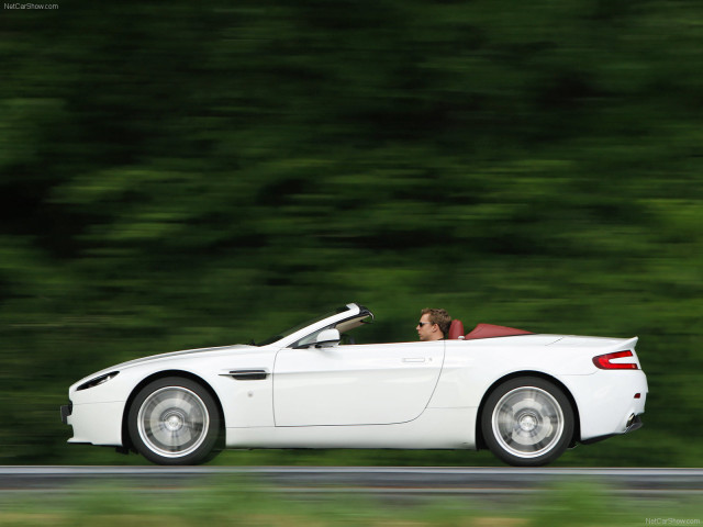 aston martin v8 vantage roadster pic #56725