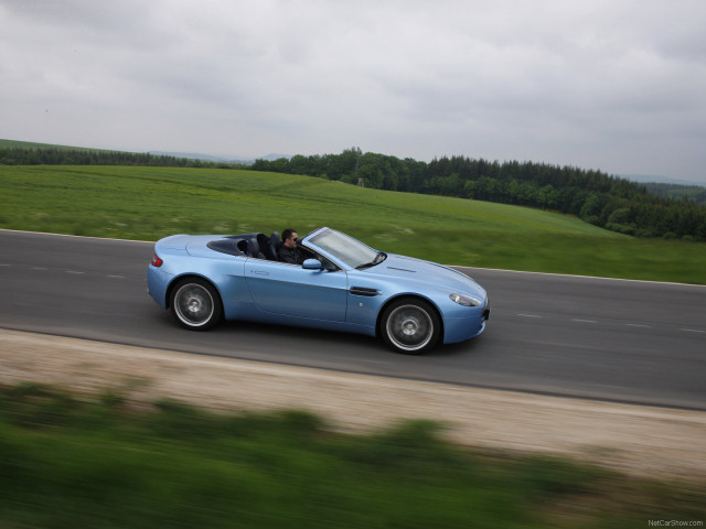 aston martin v8 vantage roadster pic #56726