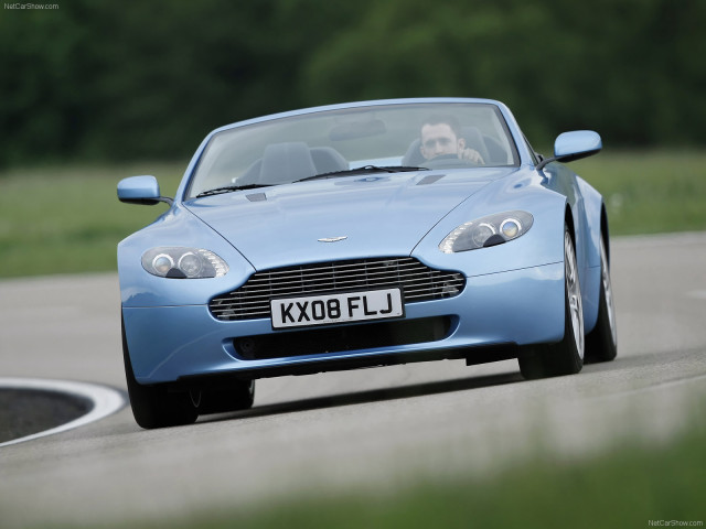 aston martin v8 vantage roadster pic #56729