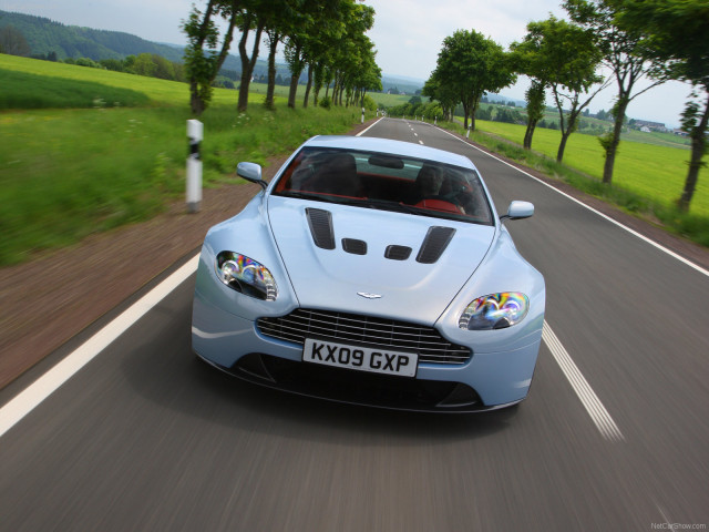 aston martin v12 vantage pic #64311