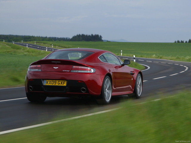 aston martin v12 vantage pic #64316