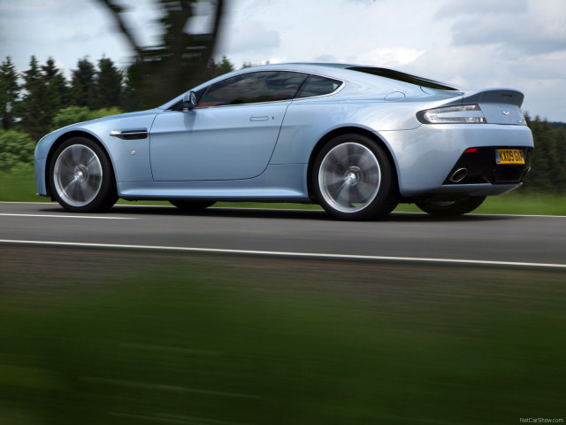 aston martin v12 vantage pic #64317