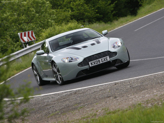 aston martin v12 vantage pic #64323